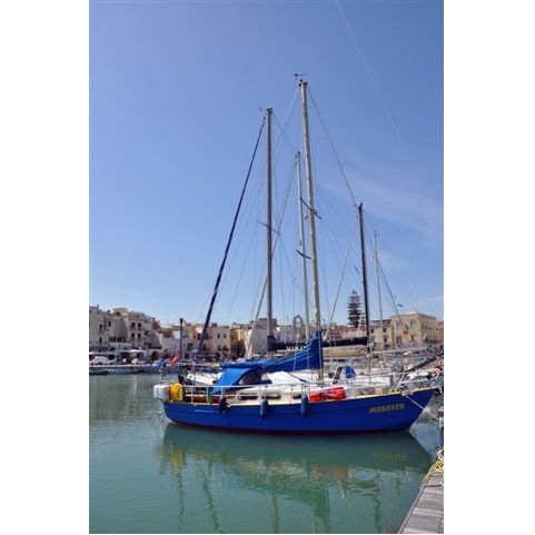 Yacht  Knickspant Italien Mittelmeer Bild 1